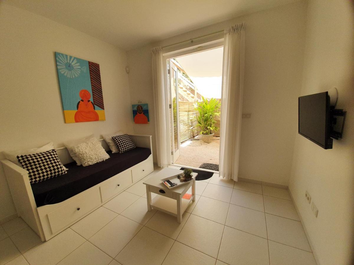 A2 Apartment Budget At Jan Thiel Curacao Exterior photo