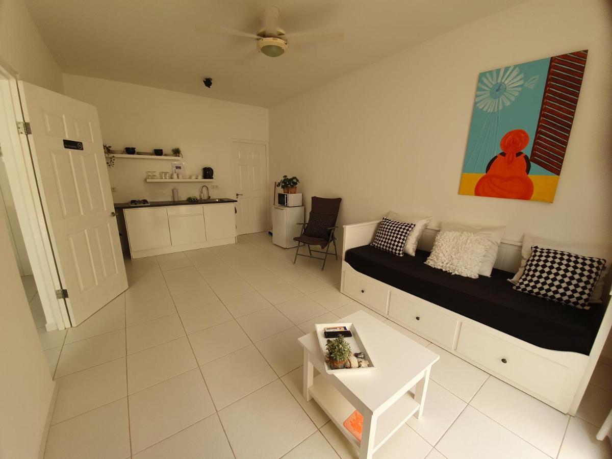 A2 Apartment Budget At Jan Thiel Curacao Exterior photo
